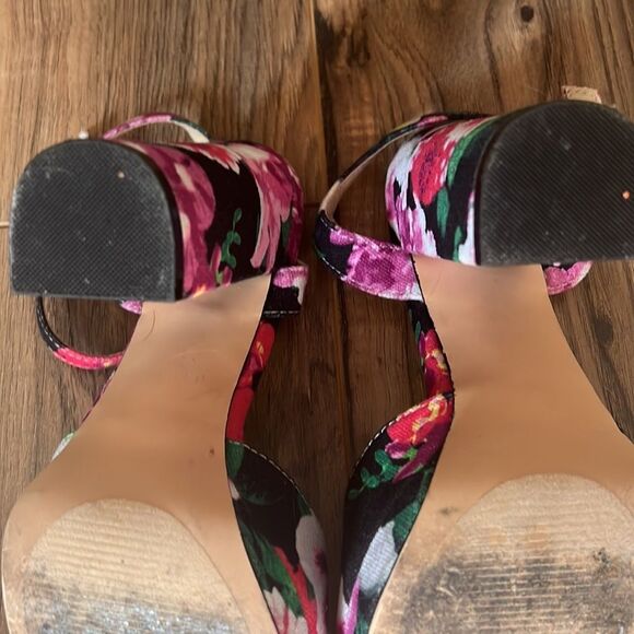 BETSEY JOHNSON Isla Floral Platform Heels - Picture 7 of 8